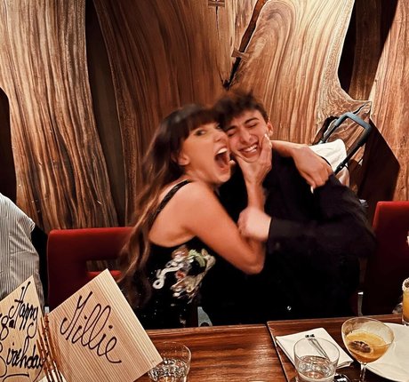 lesbian kissing onlyfans hd archive