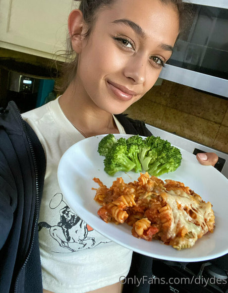 diydes model free pics