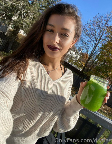 diydes star hot image