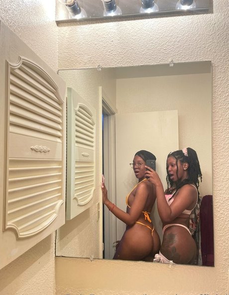 itstaylor official hot actress images