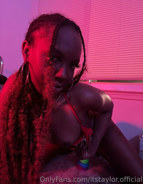 itstaylor official high quality star photos