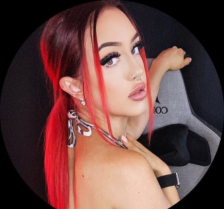 OnlyScrapzi hot actress images