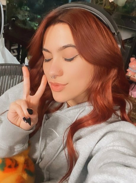 Moonzycat exclusive star photos