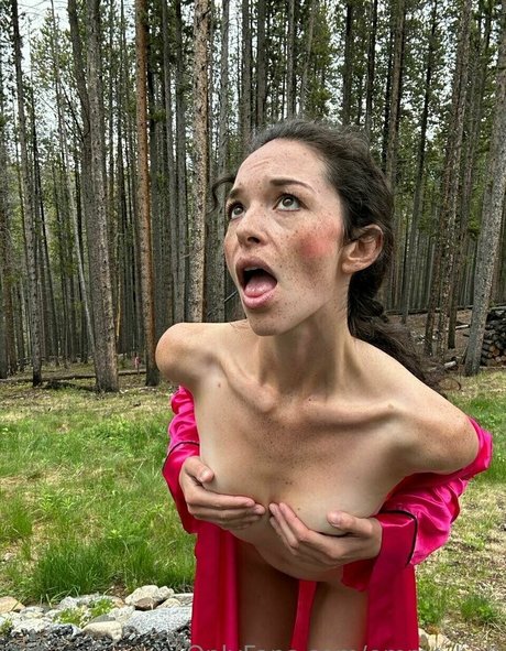 Emma Hall model pretty pictures