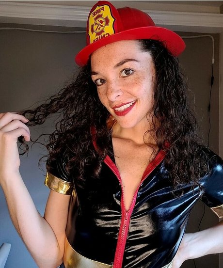 Emma Hall model best pic