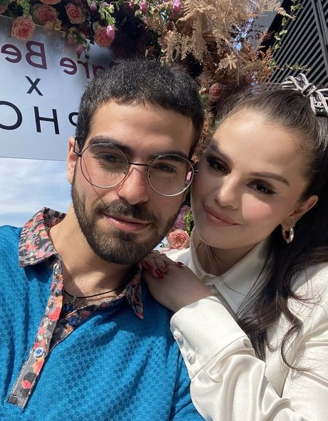 Selena Gomez high quality model image