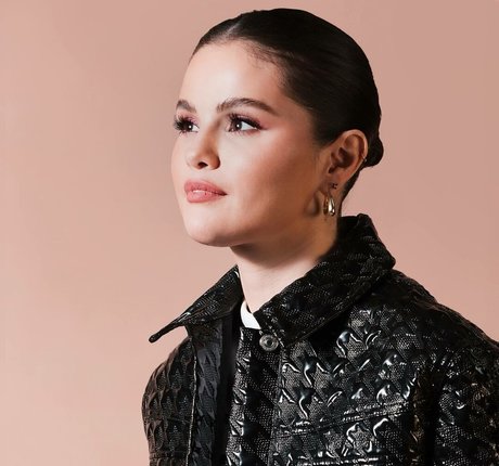 goth asian onlyfans erotic image