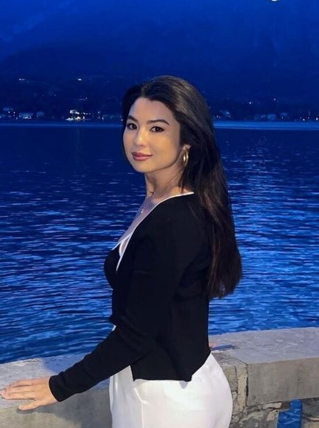 CarolineKwan perfect pornstar pic