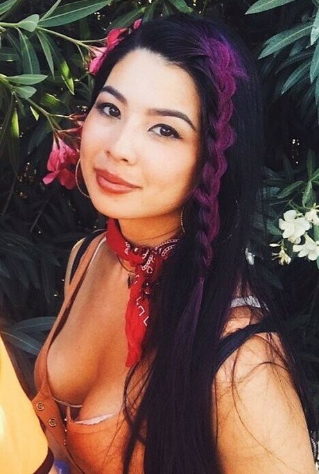 CarolineKwan porn model photos