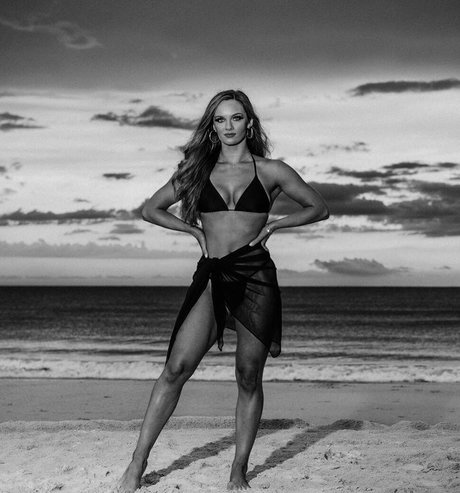 Anna Jay star exclusive archive