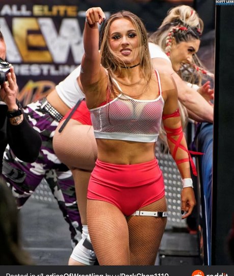 Anna Jay Quick model image