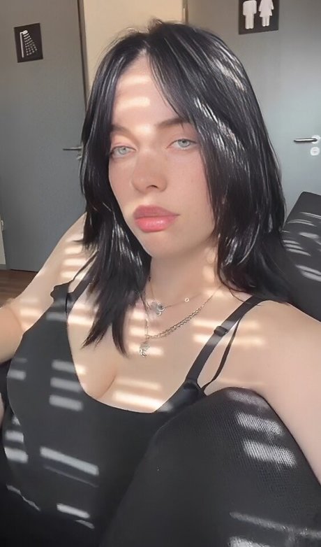Billie Eilish nice actress galleries