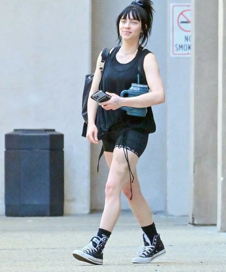 Billie Eilish high quality model gallery