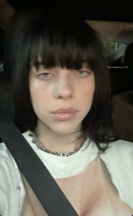 tiny onlyfans top picture