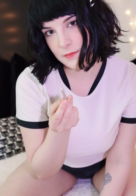 Hiso Neko pornographic model image