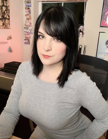 Hiso Neko model naked photos