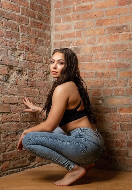 Skye Dolecki star sexy archive