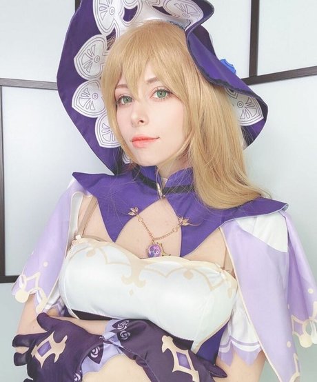 Yuriko Tiger pornographic model photos