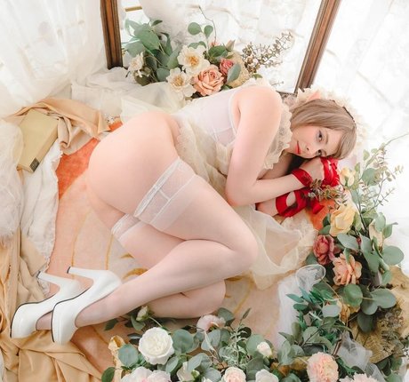 Yuriko Tiger star sexy image