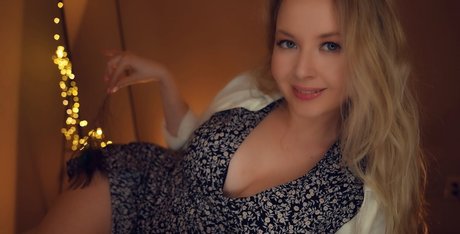 Valeriya ASMR model hot pic