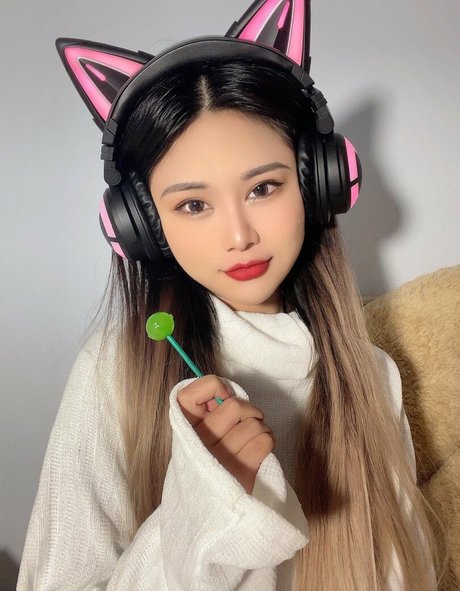 Deer white model pornographic picture