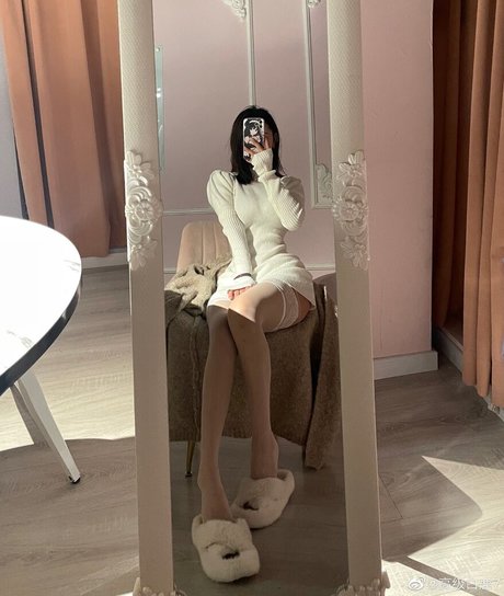 swinger milf onlyfans erotic picture