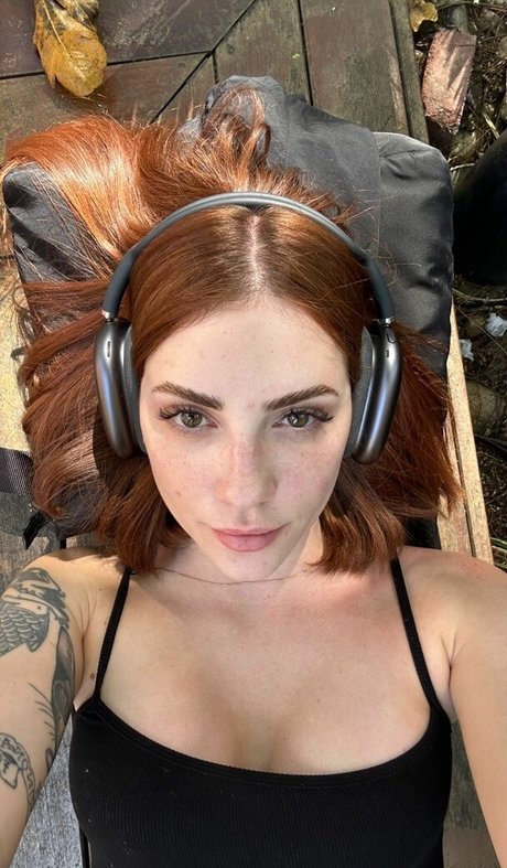 Karol Queiroz model hd pic