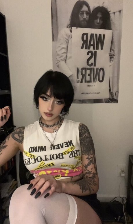 Redroomromance pornstar hd img