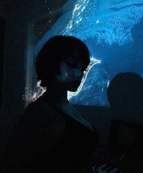 Redroomromance star nude pictures