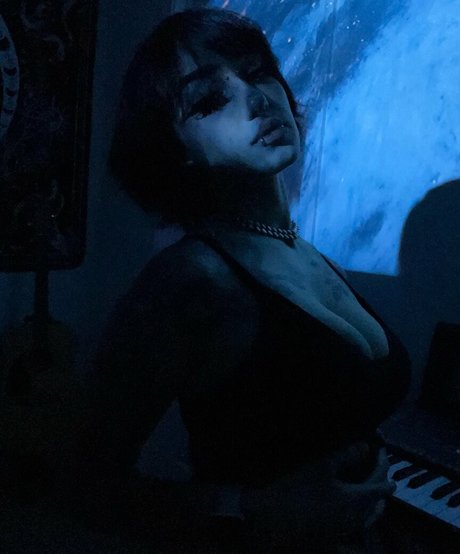 Redroomromance nice pornstar photo