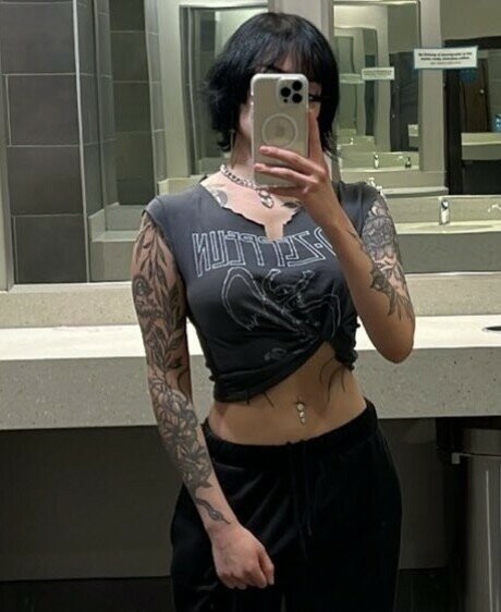 Redroomromance hot actress image