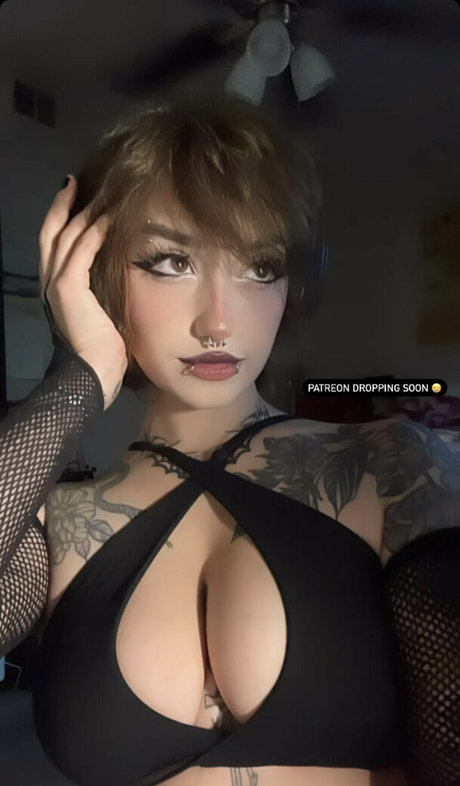 Redroomromance pornstar sexy photo