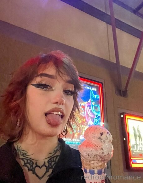 Redroomromance perfect star pics