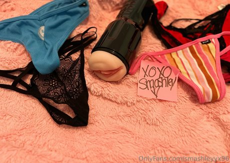 smashleyyx96 pornstar nude image