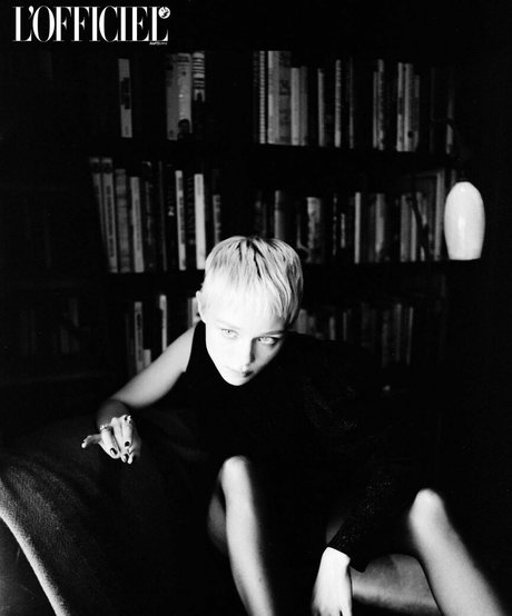 Ivanna Sakhno sex star img