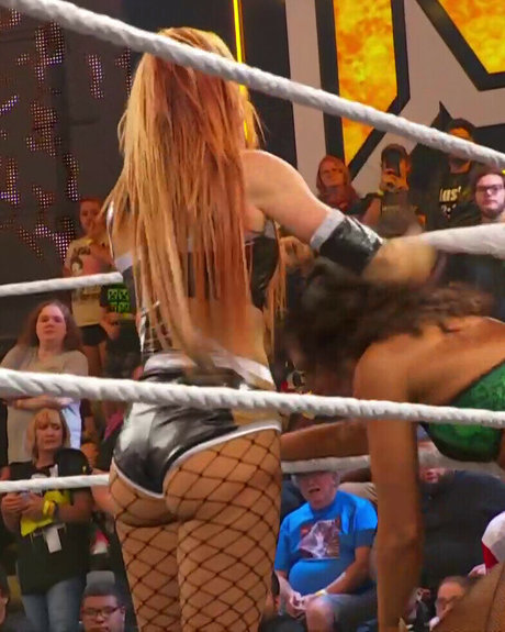 Becky Lynch star perfect images