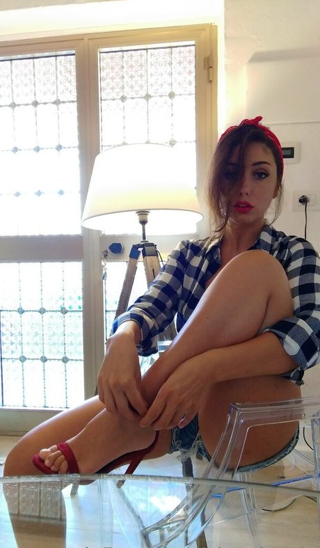 Cleopatra Sinns star exclusive gallery