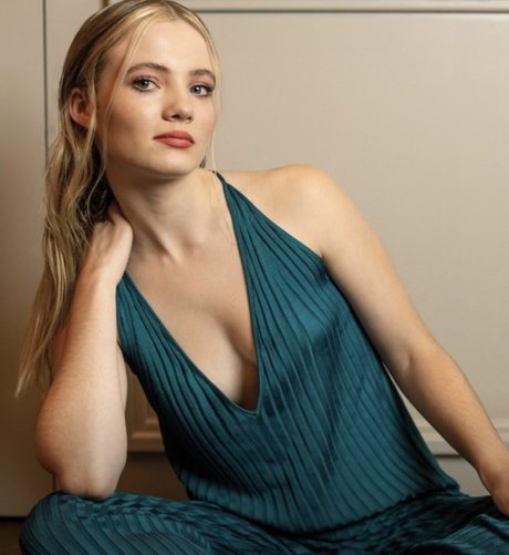 Freya Allan pornstar image