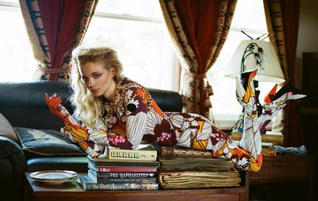 Freya Allan perfect model pic