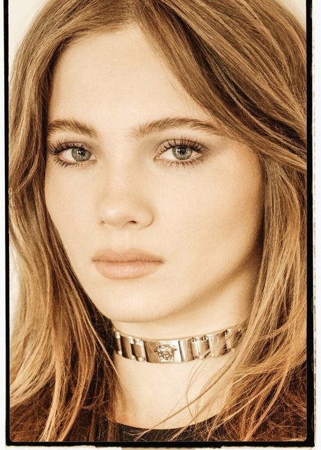 Freya Allan porn actress archive