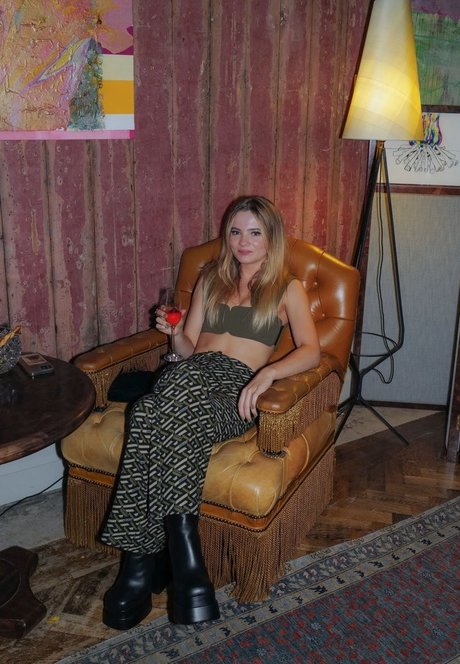 Freya Allan model hd picture