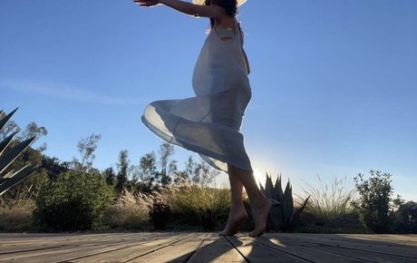 Abigail Spencer exclusive star pic