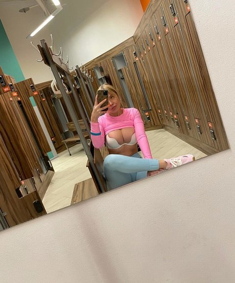 centerfold onlyfans pretty archive