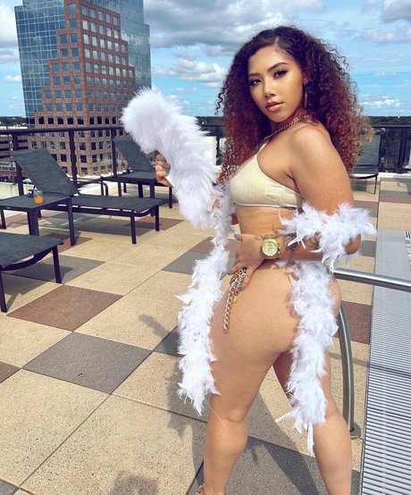 Kiah Dream sexy pornstar galleries