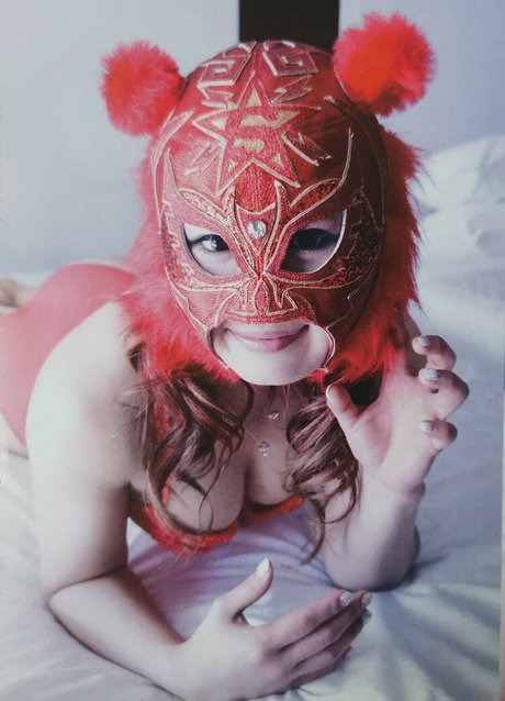 Iyo Sky naked star galleries