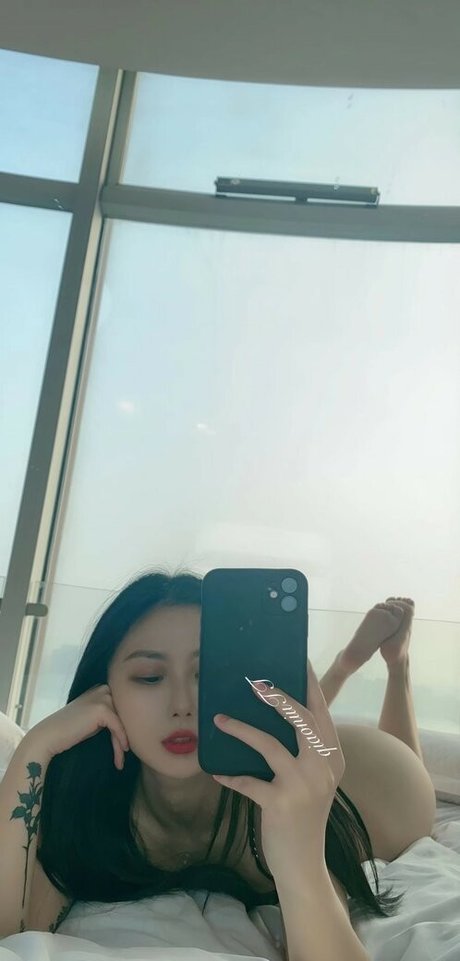 lips onlyfans art nude images