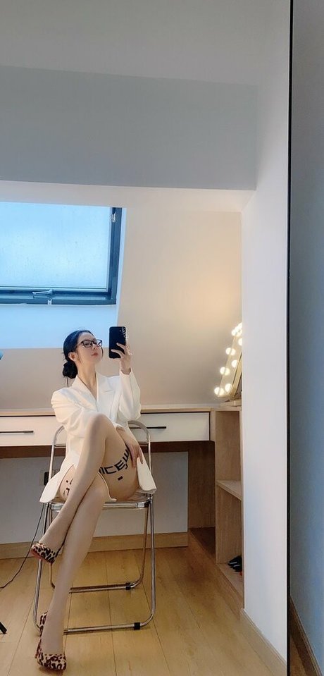 cheerleader nude onlyfans art nude gallery