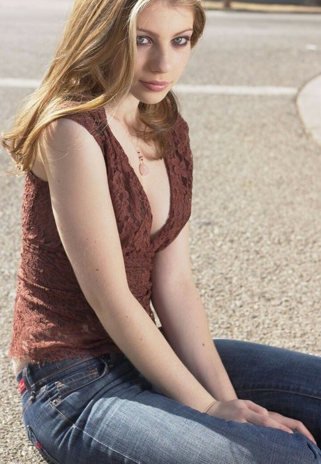 Michelle Trachtenberg pornstar sexy gallery