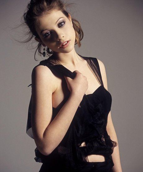 Michelle Trachtenberg pornstar beautiful photo
