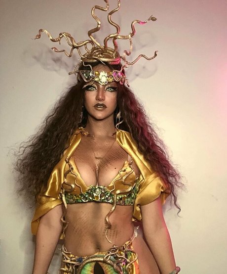 Melanie Iglesias hot star picture